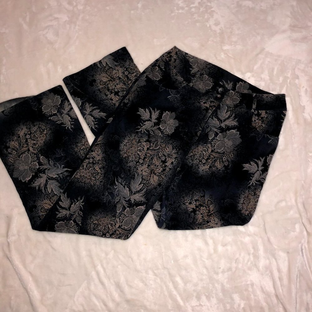 Patterned Pants/Capri Pants